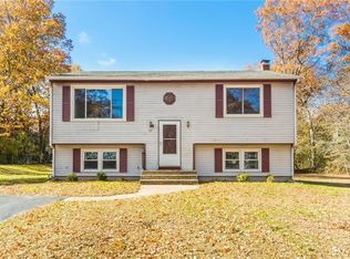 82 Sheltra Ave, Coventry, RI 02816