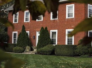 8677 Oregon Rd, Groveport, OH 43125