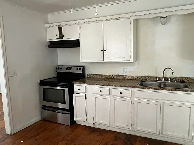 1214 N Oswego Ave #A — Photo 2