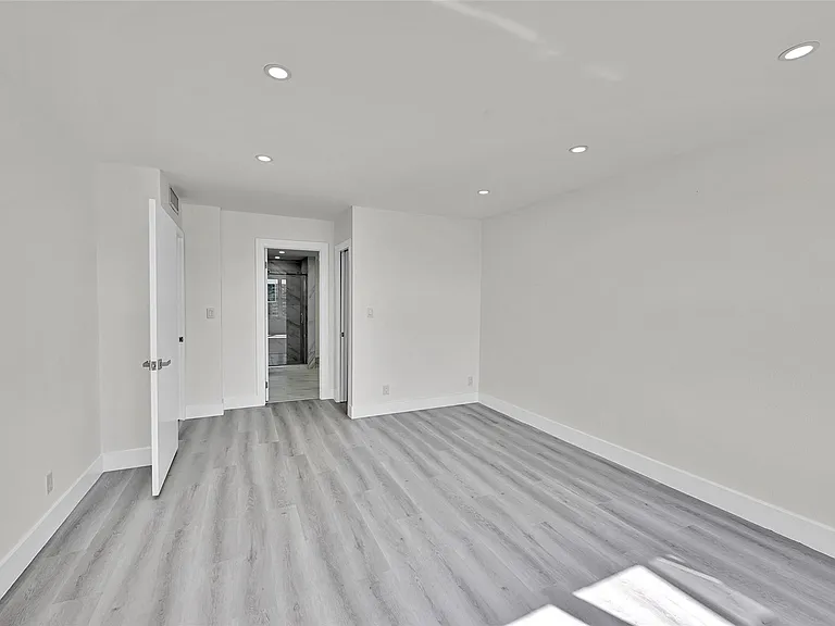3700 Galt Ocean Dr #1215 — Photo 13