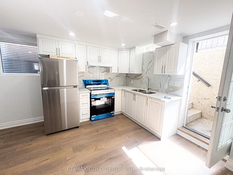 9 Hybrid St #BASEMENT — Photo 4