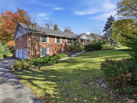 3rd image of 36 Maple Hill Dr