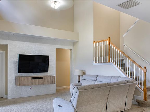 4th image of 1112 GLENRAVEN LANE