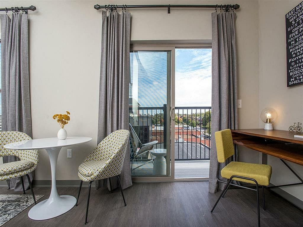 Embrace elegance in this chic apartment, complete with modern amenities and a captivating view.
