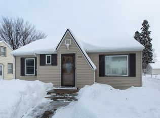 606 11th St N, Moorhead, MN 56560
