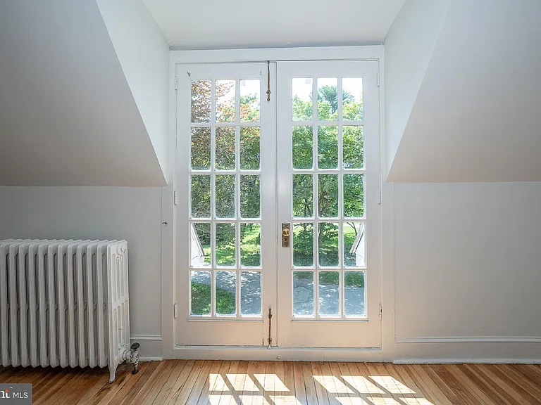 504 Harriton Rd — Photo 45