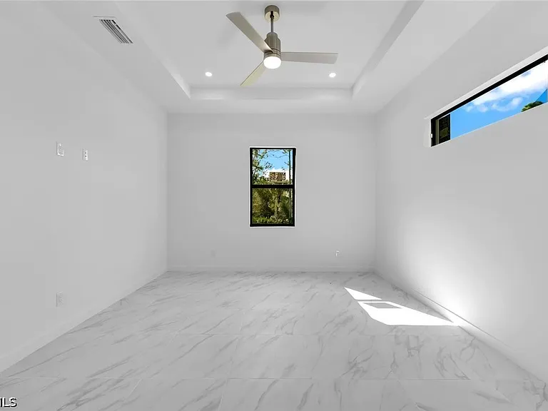 846 Cadis St E — Photo 12