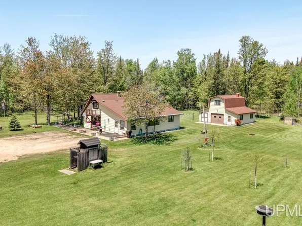 9910 Y.25 Ln, Rapid River, MI 49878