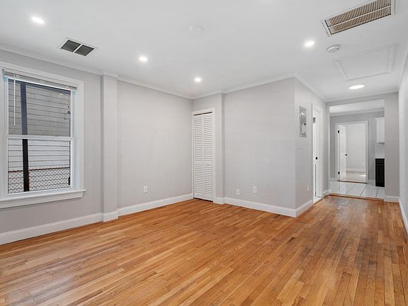 5th image of 16 Hawthorne St #1