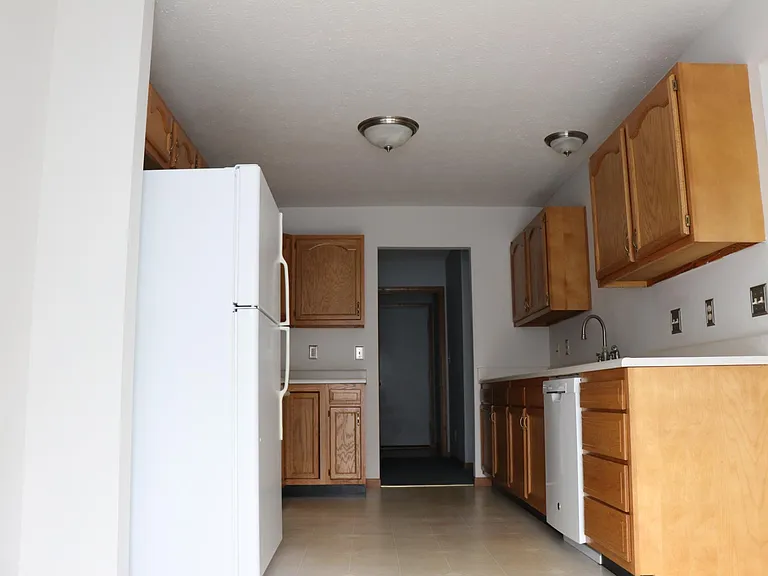 209 Equestrian Dr — Photo 6