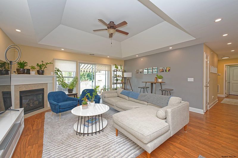 3rd image of 603 BRUNSWICK MEADOW Way