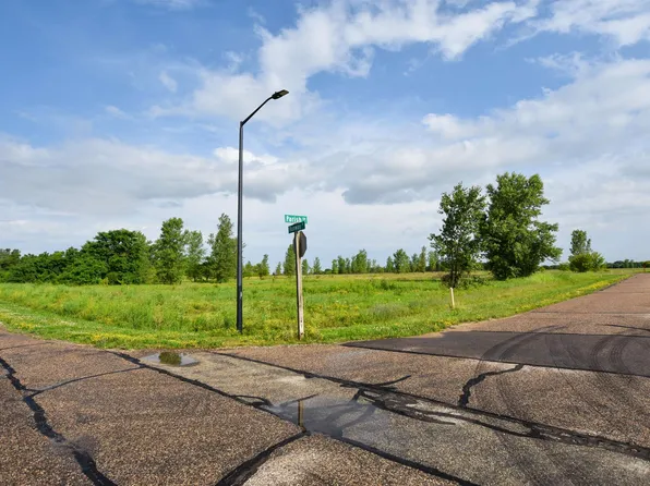 Runway Dr, Waupaca, WI 54981