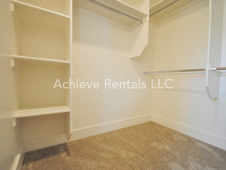2038 N 380 E — Photo 10