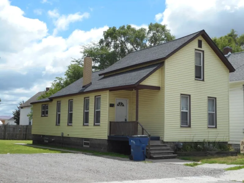 406 King St photo 1