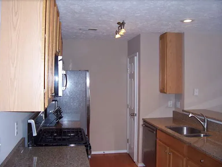 60 Oak Park Rd — Photo 5