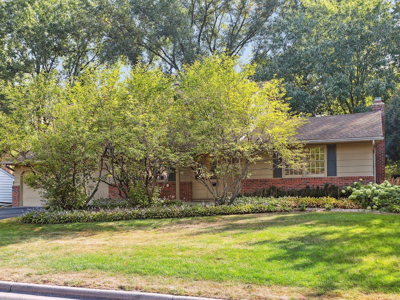 3060 Woodlark Ln, Eagan, MN 55121 MLS 6427045 Zillow