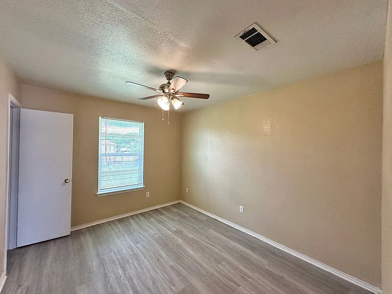 1704 Spring Rose Cir — Photo 11