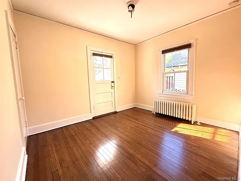 38 Sammis St — Photo 9