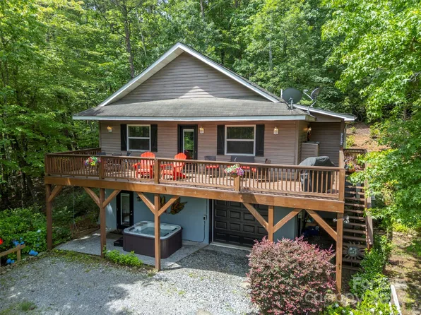264 Oriole Dr, Lake Lure, NC 28746