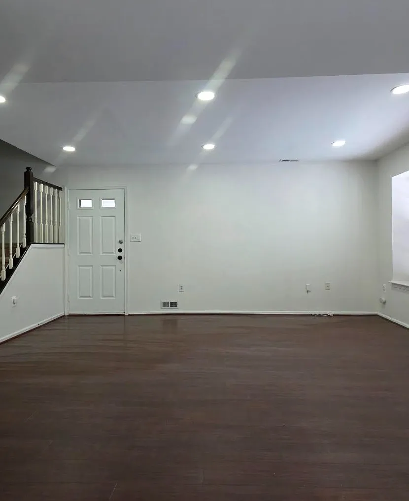 Building Photo - 90 Almond Dr