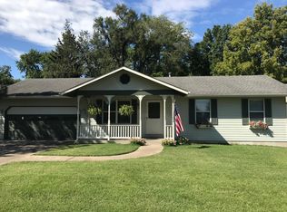 37 Stoll Ln, Saint Peters, MO 63376