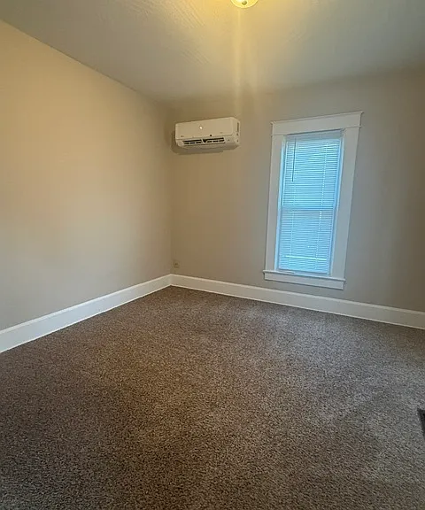409 Walnut St — Photo 22