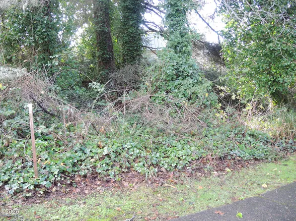 5700 NW Mast Ave, Lincoln City, OR 97367