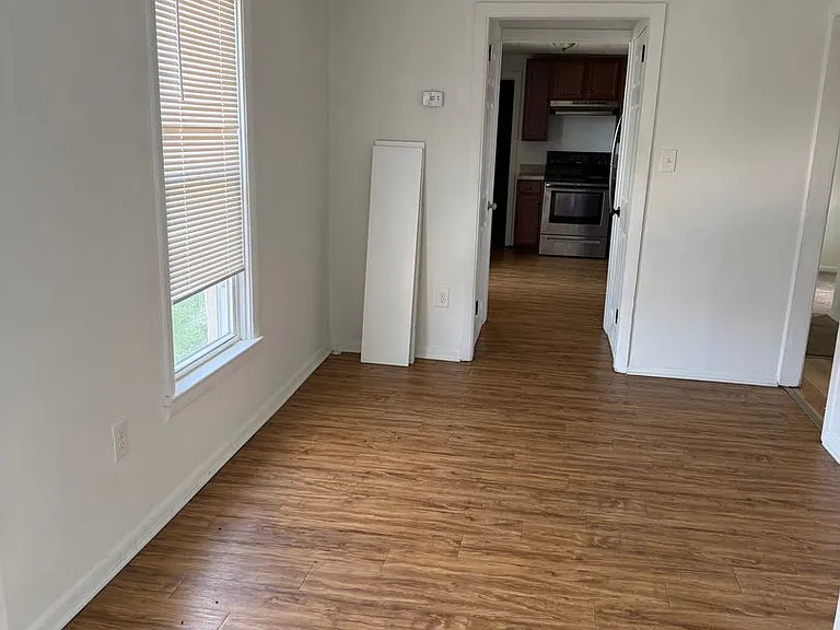 129 S Front St — Photo 15