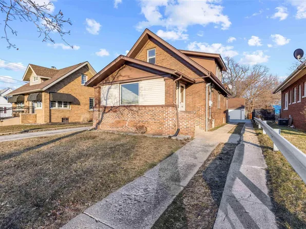 5009 N 2nd St, Loves Park, IL 61111