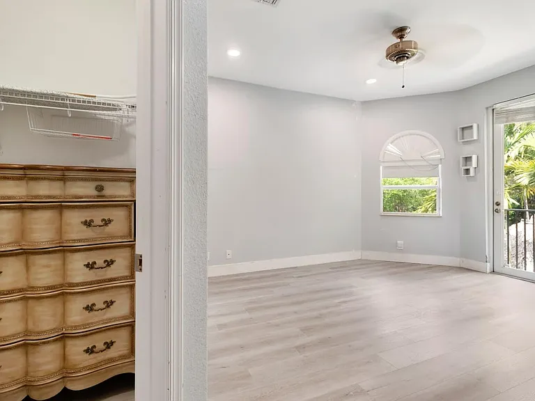 6301 SW 58th Ct — Photo 27