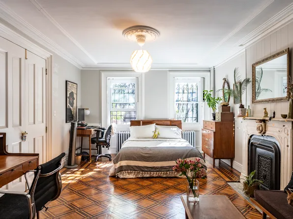 378 Vanderbilt Avenue image 1 of 13