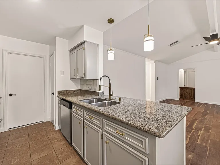 5347 Lincoln Green Dr — Photo 10