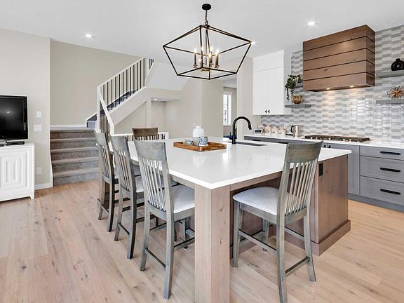 5th image of 61 Cranbrook Rise SE