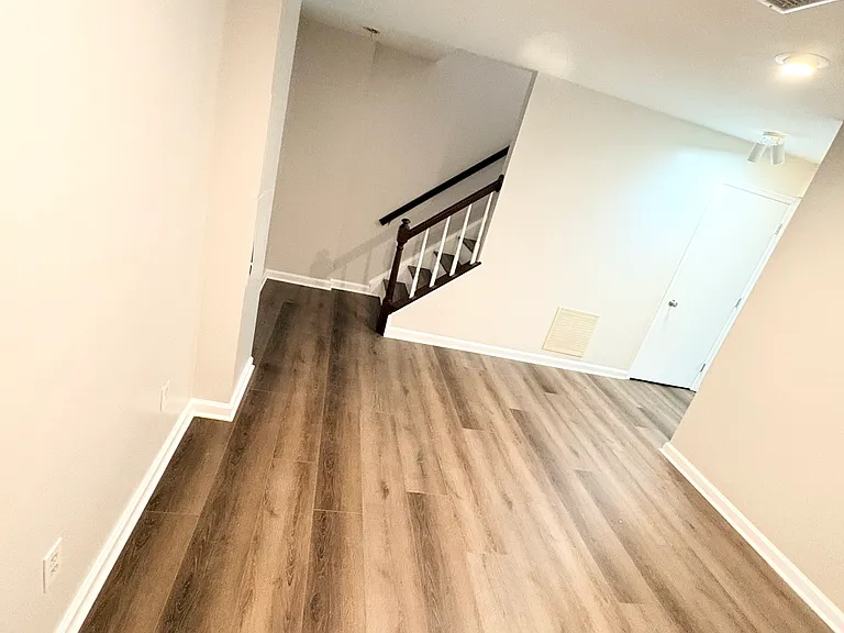 24 Alden Ct — Photo 3