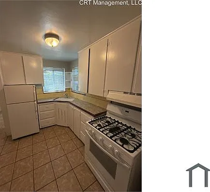 1590 S Syracuse St — Photo 2