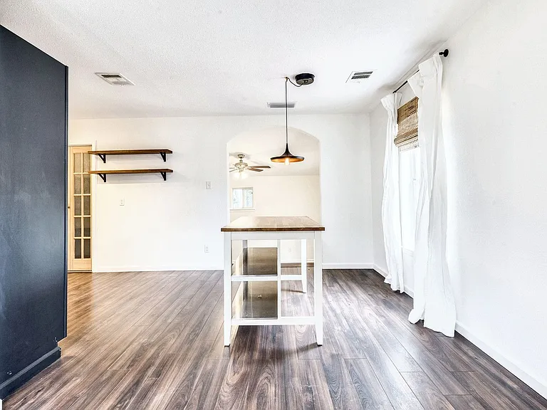 5607 Samuel Huston Ave — Photo 5