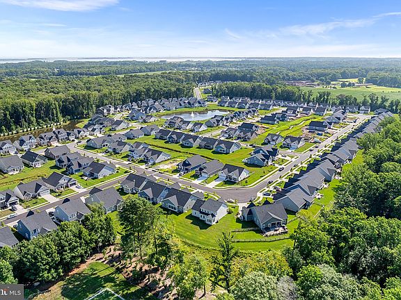 3rd image of 37554 Boscage Ln