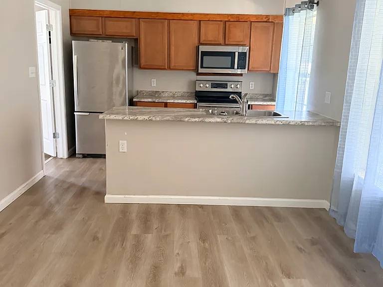 1136 Signal Hill Ln — Photo 2