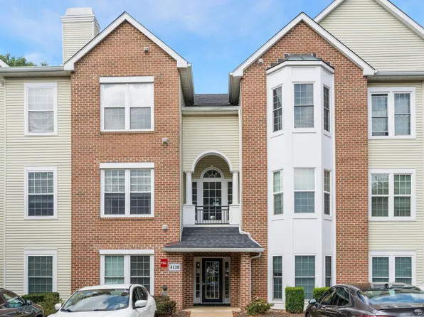 4138 Fountainside Ln Unit 202, Fairfax, VA 22030