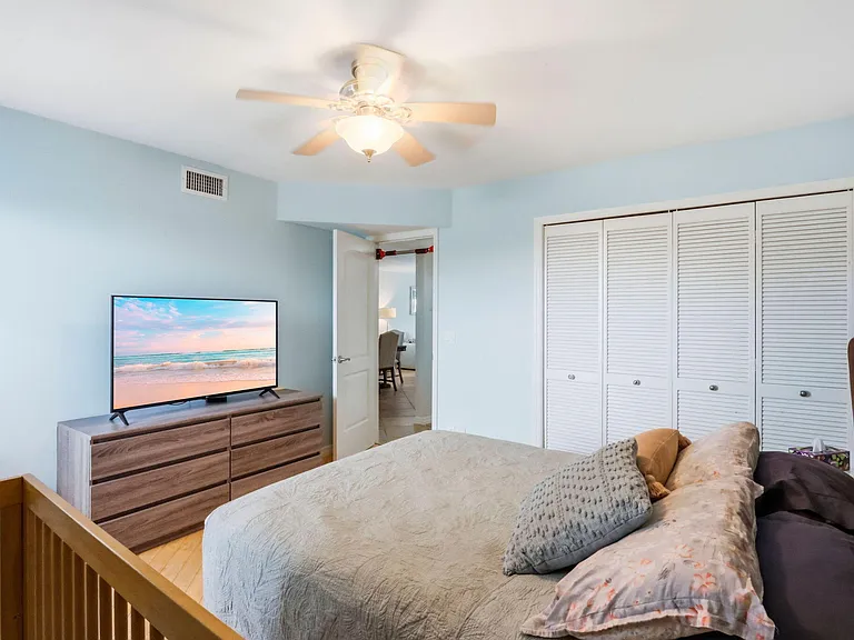 555 Banyan Tree Ln E #410 — Photo 10
