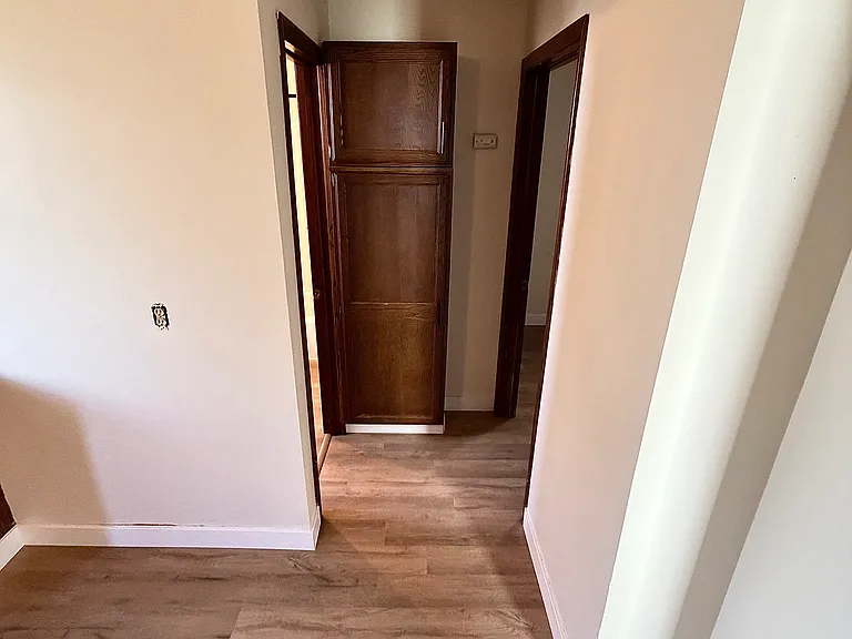 1120 E 9th St #1 — Photo 8