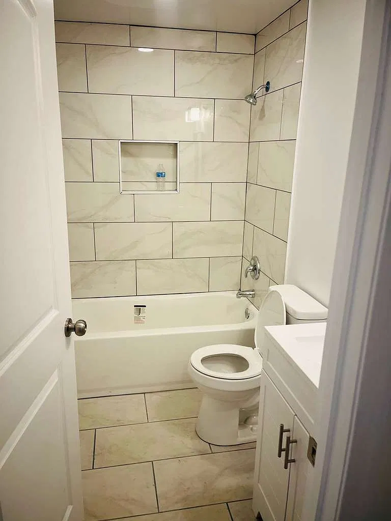 4 bed, 2000 sqft, $2,699 — Photo 3