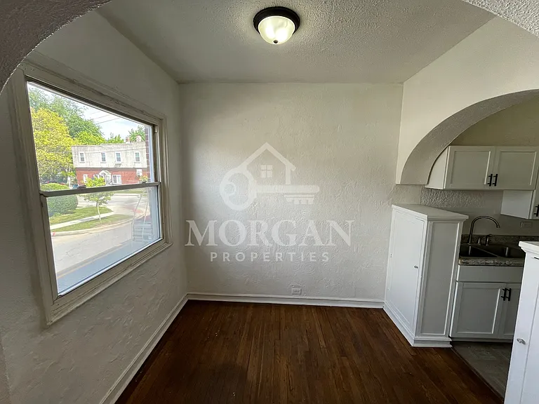 1231 W Walnut St — Photo 51