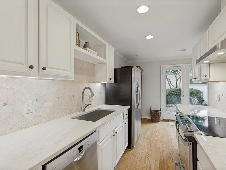 7617 Riverbrook Dr — Photo 11