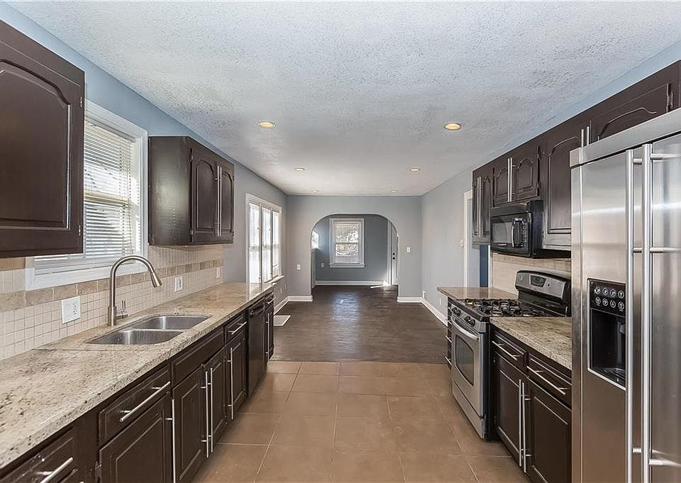 1st image of 2611 S Northern Blvd