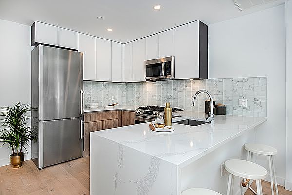 1st image of 14831 90th Ave APT 809