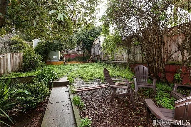 73 Naples St — Photo 15