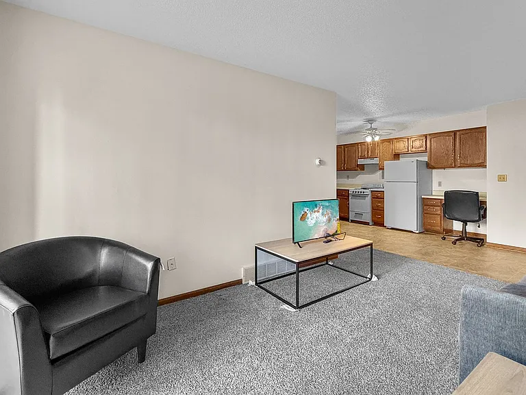 Trailside Apartments — Photo 8