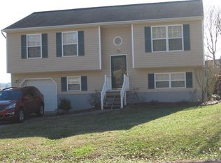 139 Hawk Ln, Gray, TN 37615