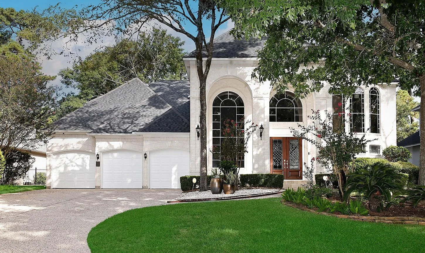 5 bed, 5.5 bath, 4331 sqft, $9,500 — Photo 1